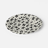 Modern Black & Cream Alphabet ペーパープレート (アングル)