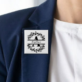 Modern Black Floral Wreath Split Monogram "A" 缶バッジ