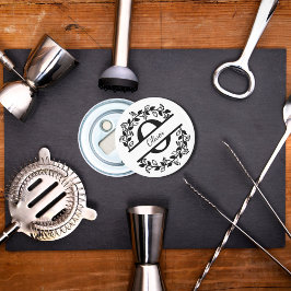 Modern Black Floral Wreath Split Monogram "O" 栓抜き