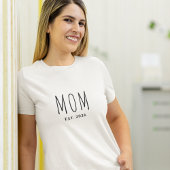 Modern Black Script Established New Mom  Tシャツ