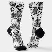Modern Black White Geometric Flowers Starburst  ソックス (傾斜あり)