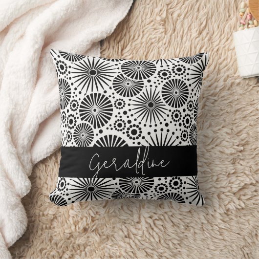 Modern black white geometric starburst Name  クッション (ブランケット)