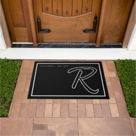 Modern Black White Monogram Script Family Name ドアマット