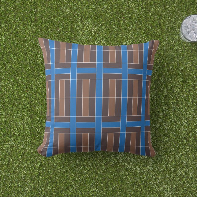Modern Blue and Brown Geometric Plaid Pattern | アウトドアクッション (芝生)