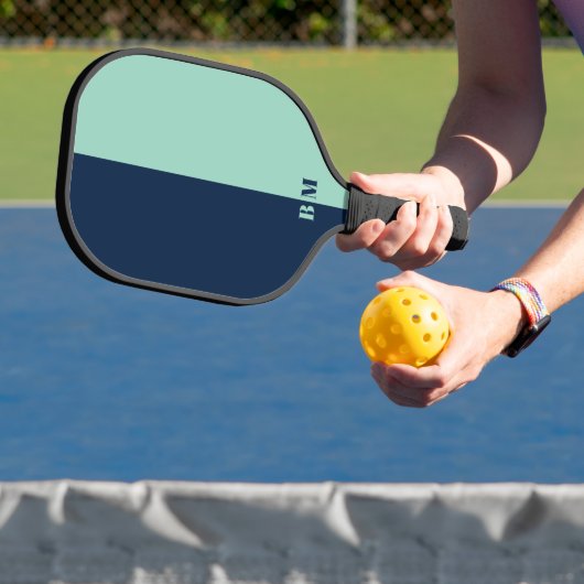 Modern Blue And Teal Monogram Custom ピックルボールラケット (インサイチュ)