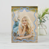 Modern Blue Bow Photo Graduation Party Invitation 招待状 (スタンド正面)