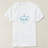 Modern Blue Bride's Name Script Lake Bachelorette Tシャツ (デザイン正面)
