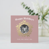 Modern Blue Happy Holidays Gold Foil Wreath Photo シーズンカード (スタンド正面)