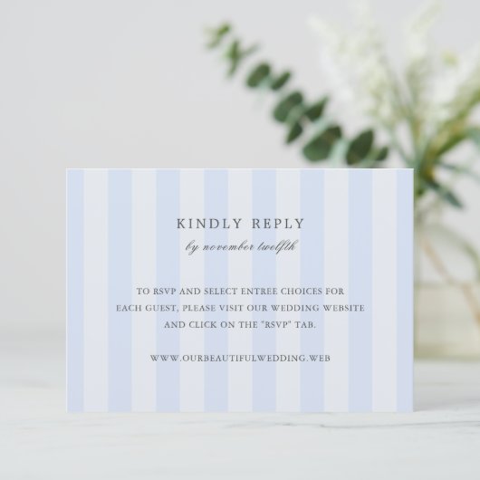 Modern Blue Stripes Elegant Wedding RSVP Card (スタンド正面)