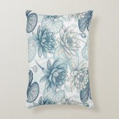 Modern Blue Water Lilies Monet Style アクセントクッション (正面(垂直))