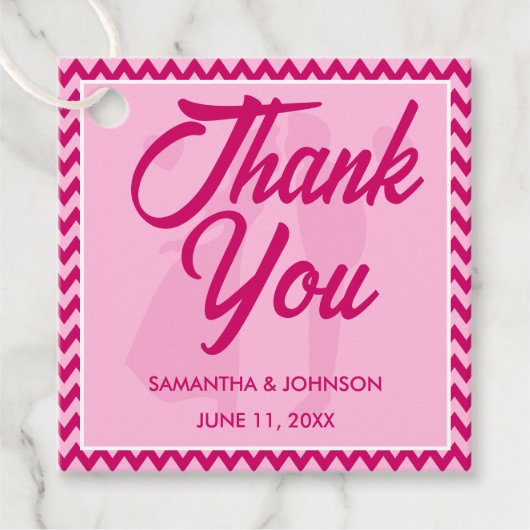 Modern Blush Pink Chevron Stripe Wedding フェイバータグ (正面)