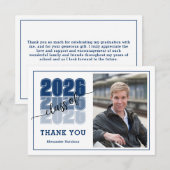 Modern Bold Class 2026 Navy Blue Graduation サンキューカード (正面/裏面)