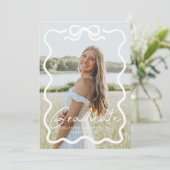 Modern Bow Photo Graduation Party Invitation 招待状 (スタンド正面)