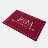 Modern Burgundy Botanical Monogram Door Mat ドアマット (アングル)