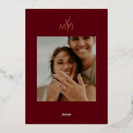 Modern Burgundy Golden Leaflet Border Monogram 箔招待状 (裏面)