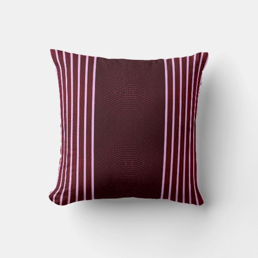 Modern Burgundy Reptile Skin & Stripe  クッション (正面)