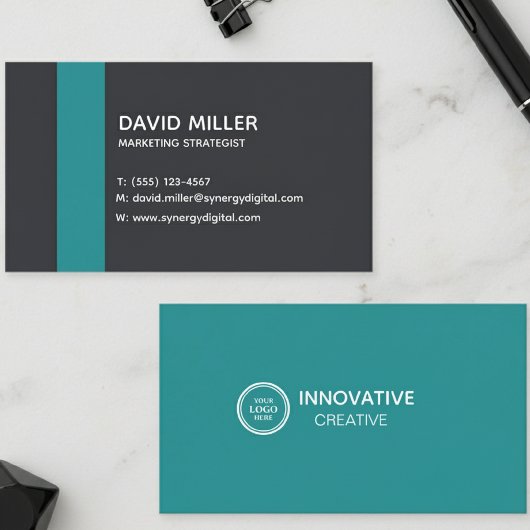 Modern Business Card for Marketing Strategist 名刺