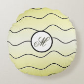 Modern Calligraphy Initial Butter Yellow Ombré ラウンドクッション (正面)