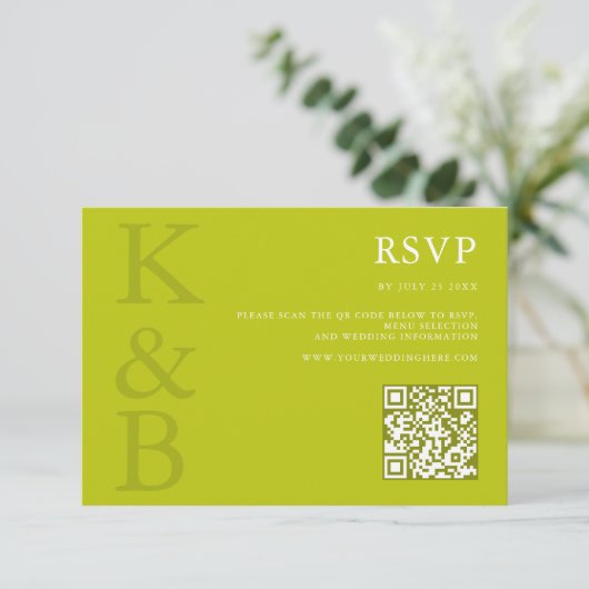 Modern Chartreuse Monogram Minimalist Wedding 出欠カード (スタンド正面)