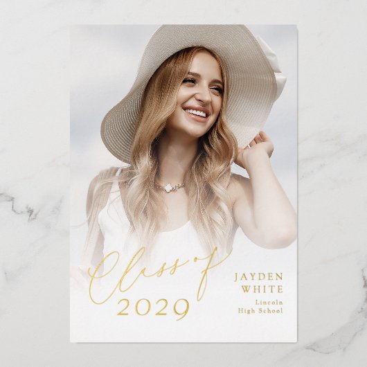 Modern Chic Script Class of 2025 Photo Graduation 箔招待状 (正面)