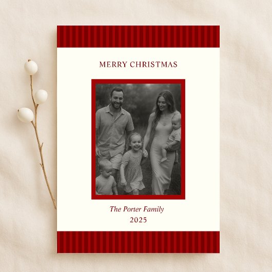 Modern Christmas Minimal Family Photo Red Chic シーズンカード