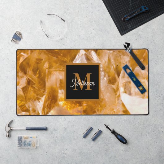 Modern Citrine Birthstone Monogram デスクマット (ワークステーション)