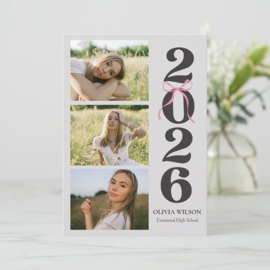 Modern Class of 2026 Photo Graduation Party 招待状 (スタンド正面)