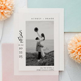 Modern Clean Black and White Photo Wedding ベラム紙招待状