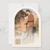 Modern Cream and Gold Arch Photo QR Code Wedding 招待状 (裏面)