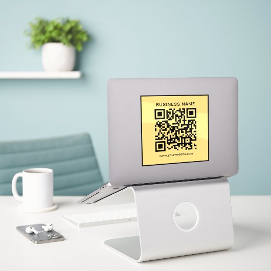 Modern Custom Business Name Url QR Code Template シール (デスク上のノートパソコン)