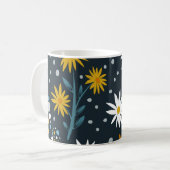 Modern Daisies Pattern on Dark Blue コーヒーマグカップ (正面左)