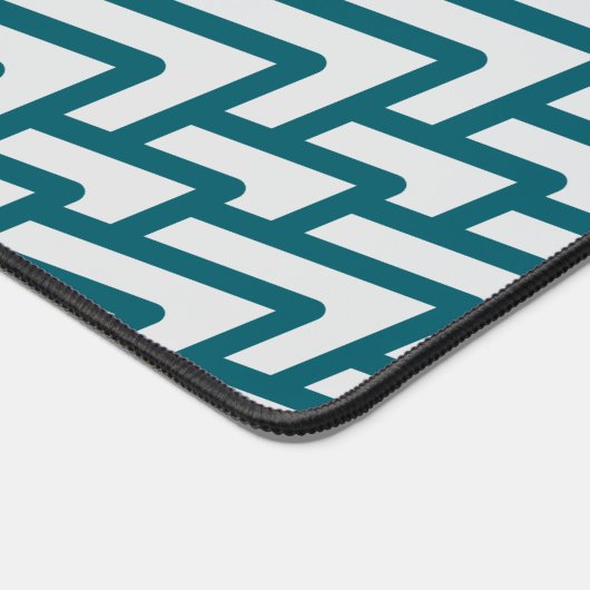Modern Dark Teal Geometric Pattern on Light Gray デスクマット (コーナー)