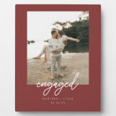 Modern Deep Red "Engaged" Script Couple Photo フォトプラーク (正面)