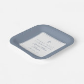 Modern Dusty Blue Cross Boy First Communion ペーパープレート (傾斜あり)