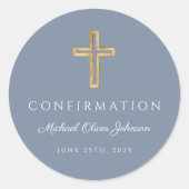 Modern Dusty Blue Religious Cross Boy Confirmation ラウンドシール (正面)