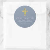 Modern Dusty Blue Religious Cross Boy Confirmation ラウンドシール (バッグ)