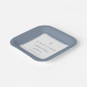 Modern Dusty Blue Religius Cross Boy Baptism ペーパープレート (傾斜あり)