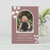 Modern Elegant Easter Family Photo Floral & Arch シーズンカード (スタンド正面)