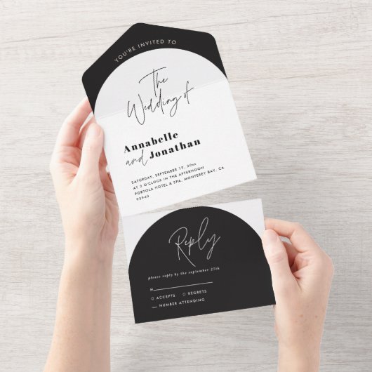 modern elegant script black and white arch wedding オールインワン招待状 (貼ってはがせる)