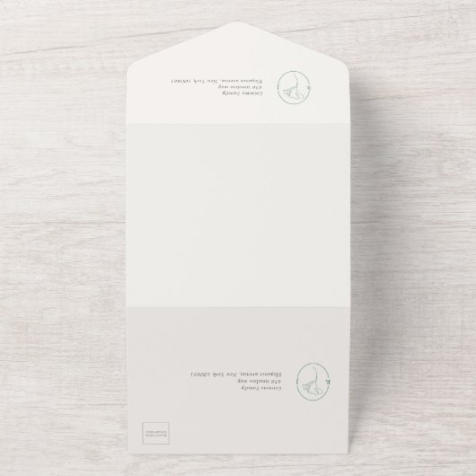 Modern Emerald Monogram  Script Wedding オールインワン招待状 (外側)