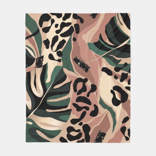 Modern exotic pattern with leopard skin. Creative フリースブランケット (正面)