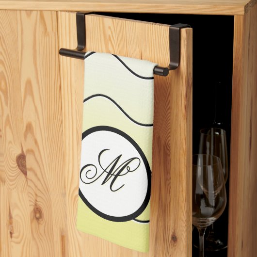 Modern Family Initial on Ombré Butter Yellow キッチンタオル (三つ折り)