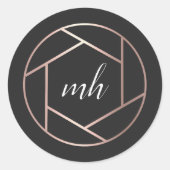 Modern Faux Rose Gold Photographer Monogram Logo ラウンドシール (正面)