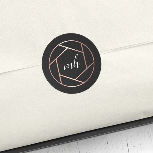 Modern Faux Rose Gold Photographer Monogram Logo ラウンドシール