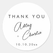 Modern Font Black & White Wedding Thank You Favor ラウンドシール (正面)
