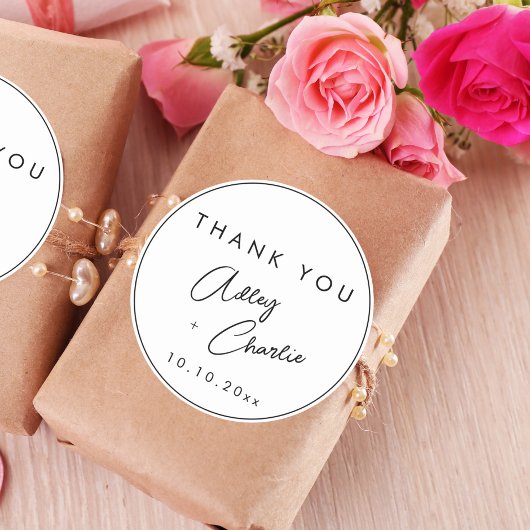 Modern Font Black & White Wedding Thank You Favor ラウンドシール