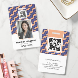 Modern Geometric Interlocking Pattern  バッジ