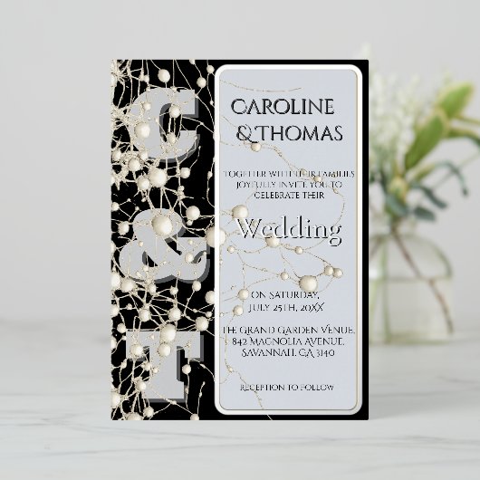 Modern Gothic Chic Pearl Gold Script Wedding  箔招待状 (立ち正面)