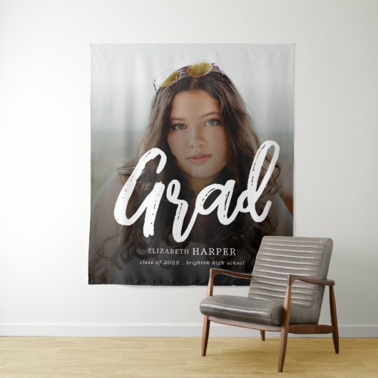 Modern Grad Brush Script Photo Graduation  タペストリー (インサイチュ)
