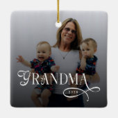 Modern Grandma Photo Personalized セラミックオーナメント (裏面)